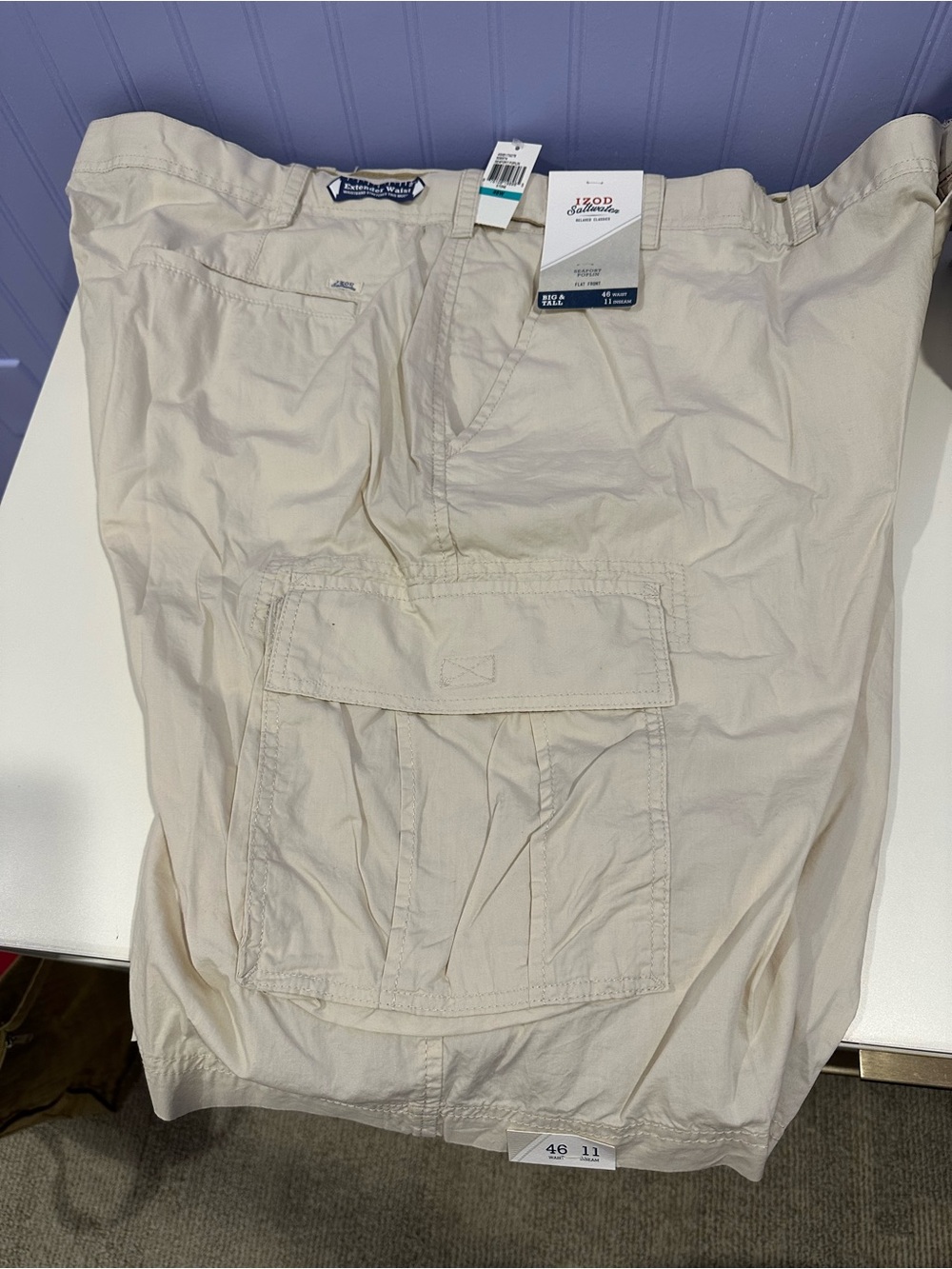 Izod Saltwater men’s Big and Tall Cargo Flat Front Poplin Shorts in Stone